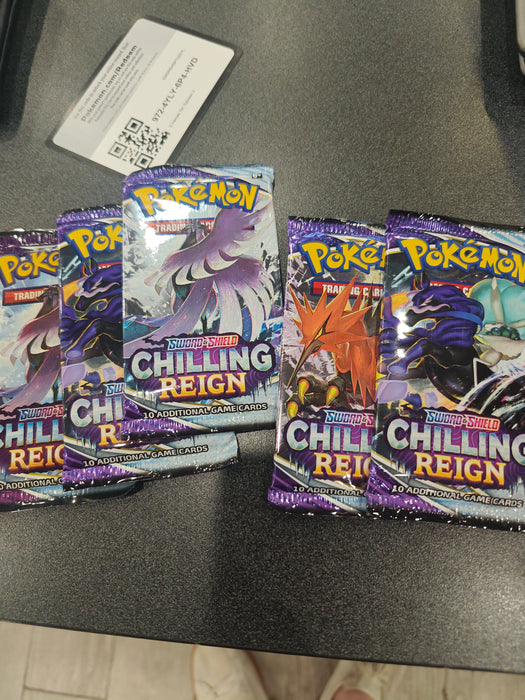 Pokemon: chilling reign booster pack